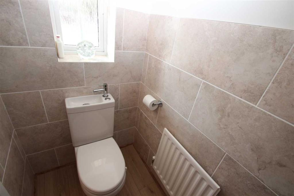 4 bedroom detached house for sale in Oakwell Court, Hamsterley Mill