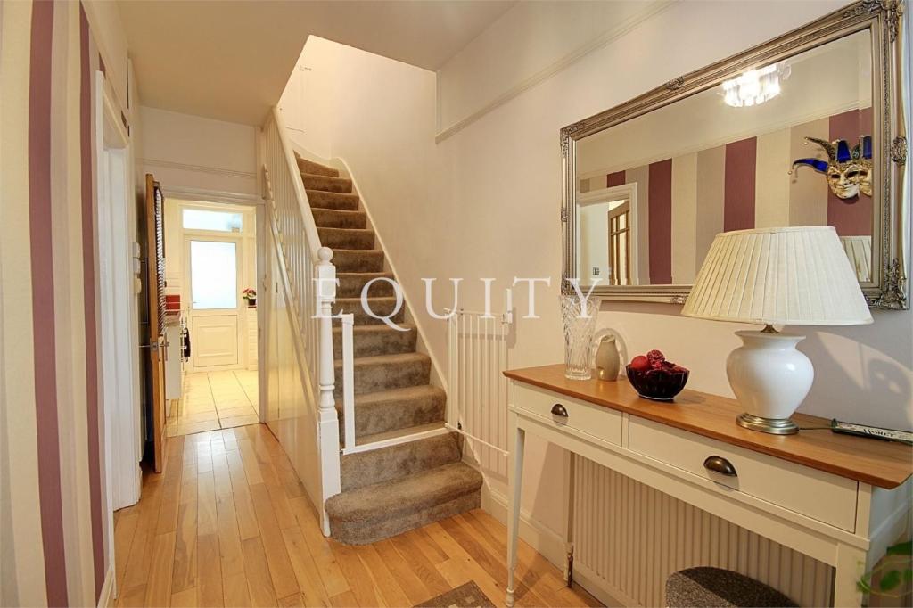 3 bedroom terraced house for sale in Clive Road, Enfield, EN1, EN1