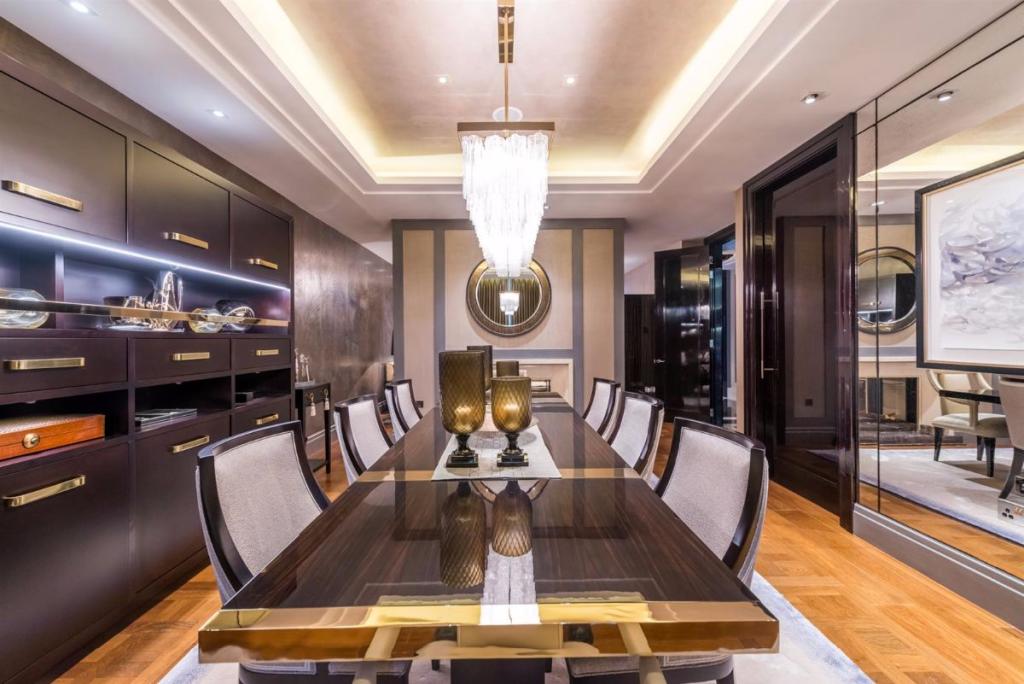 Ebury Square,Dining room