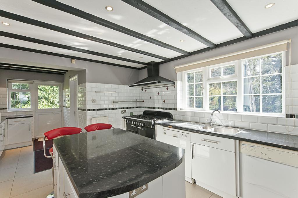 2 bedroom detached house for sale in Convent Lane, Burwood Park, Cobham
