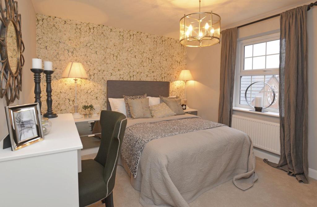 4 bedroom detached house for sale in Halse Road, Brackley, NN13 6EA, NN13