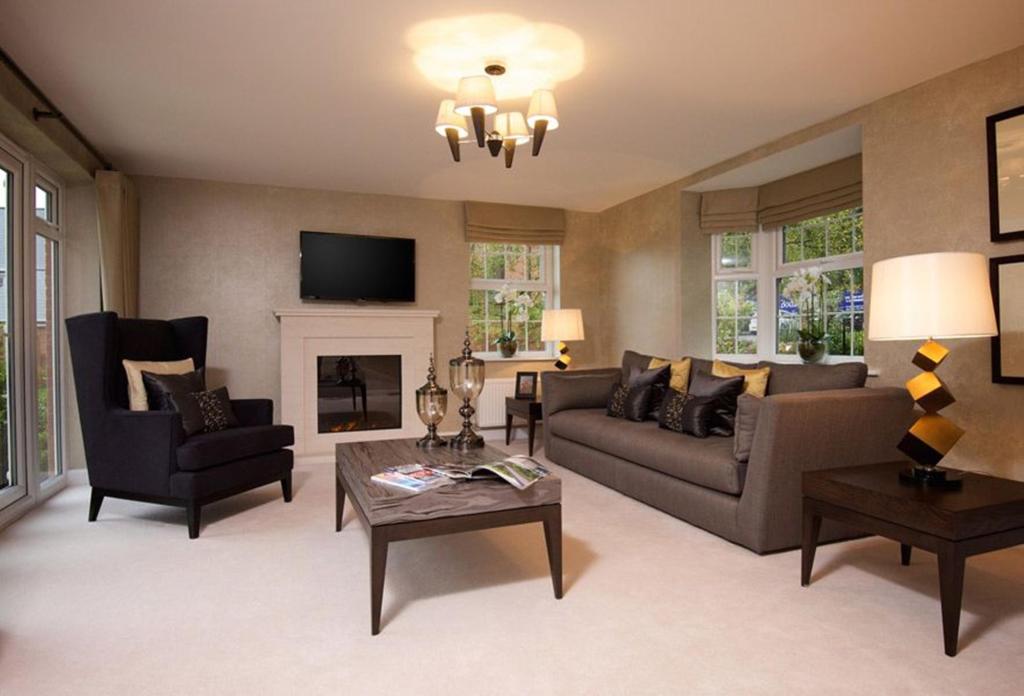 5 bedroom detached house for sale in Adel Lane, Adel, Leeds , LS16 5PT