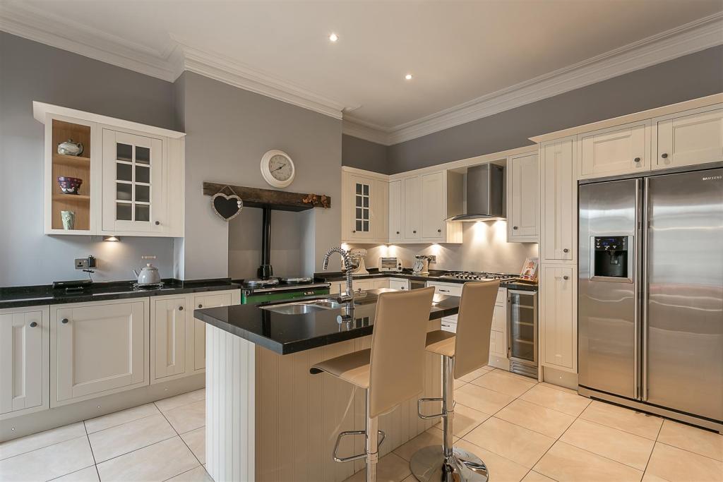 6 bedroom terraced house for sale in Highbury, Jesmond, Newcastle upon