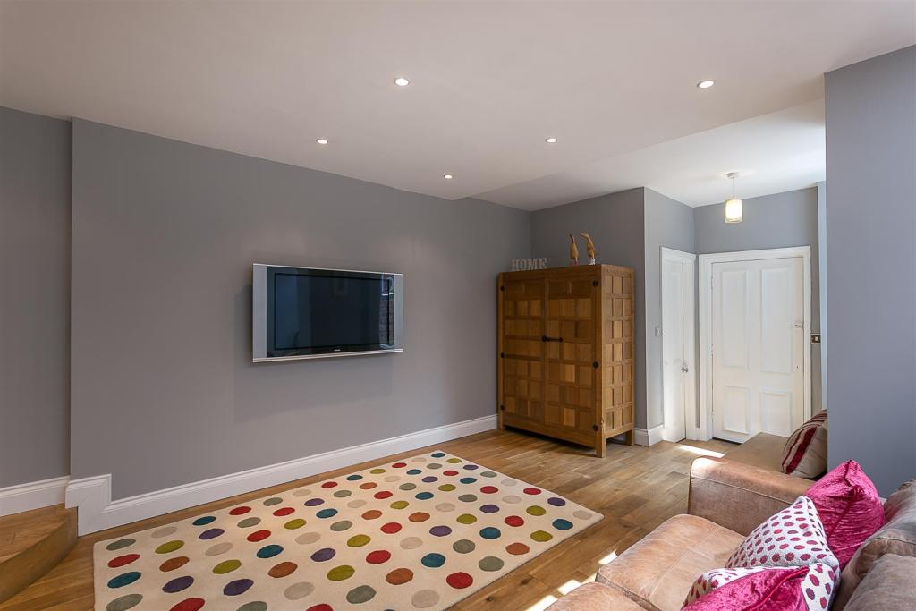 6 bedroom terraced house for sale in Highbury, Jesmond, Newcastle upon