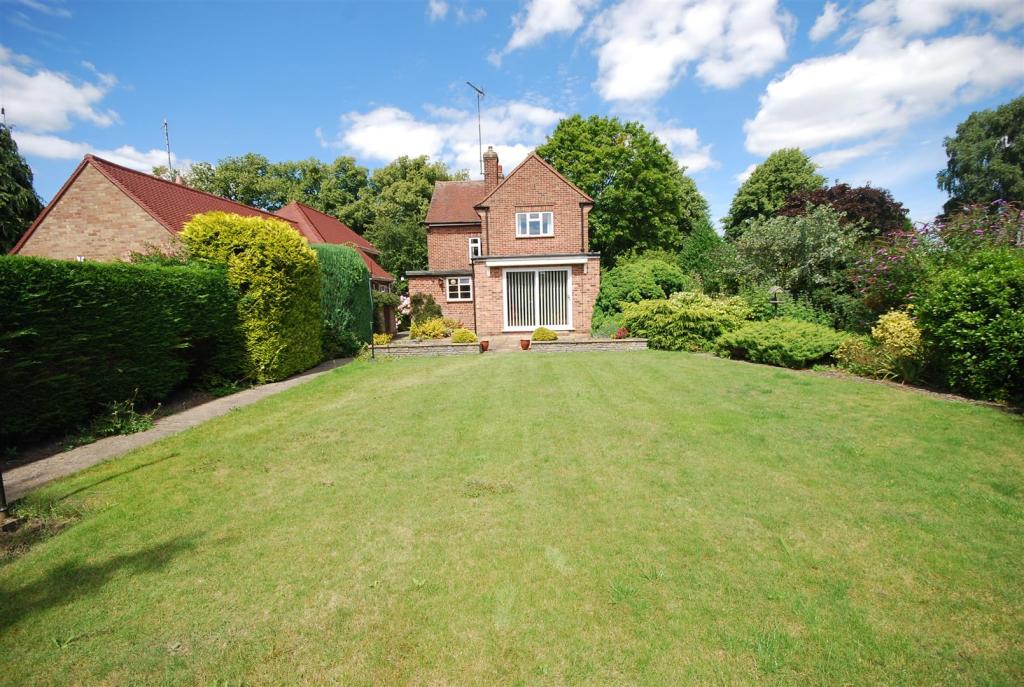 3 bedroom detached house for sale in Halmergate, SPALDING, PE11