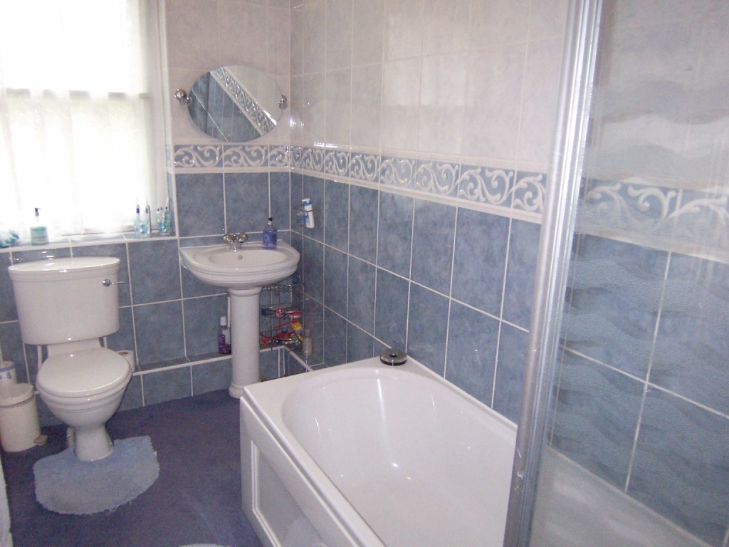 6 bedroom detached house for sale in Compton Road, Buxton, Derbyshire, SK17