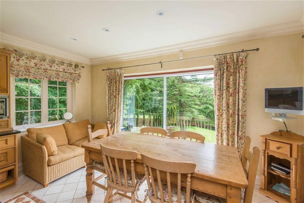 6 bedroom detached house for sale in Woodfall House, Smallfield Lane