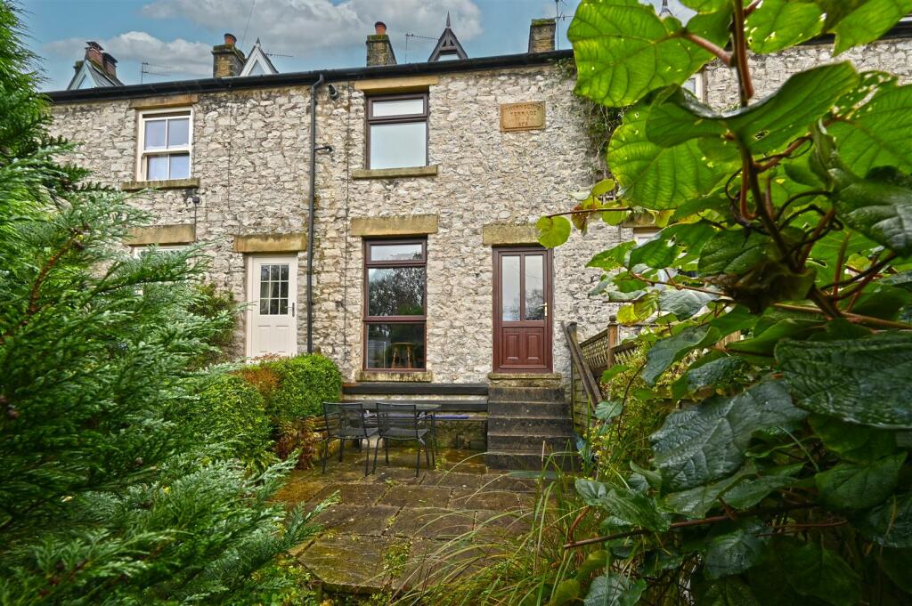 2 Bedroom Terraced House For Sale In Gordon Road Tideswell Buxton SK17