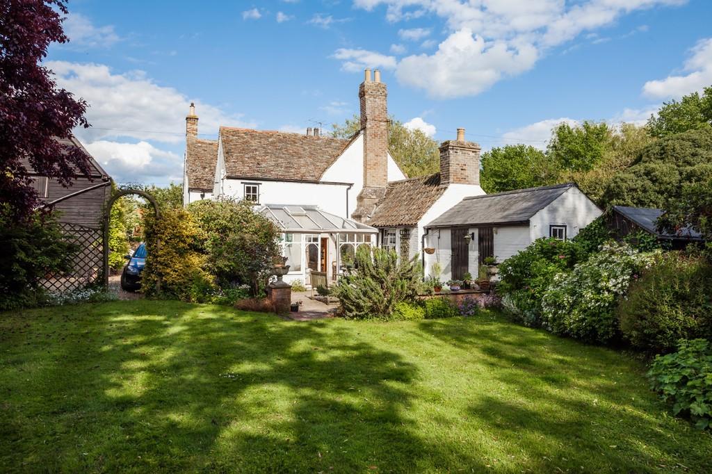 5 bedroom detached house for sale in Graveley Way, Hilton, PE28