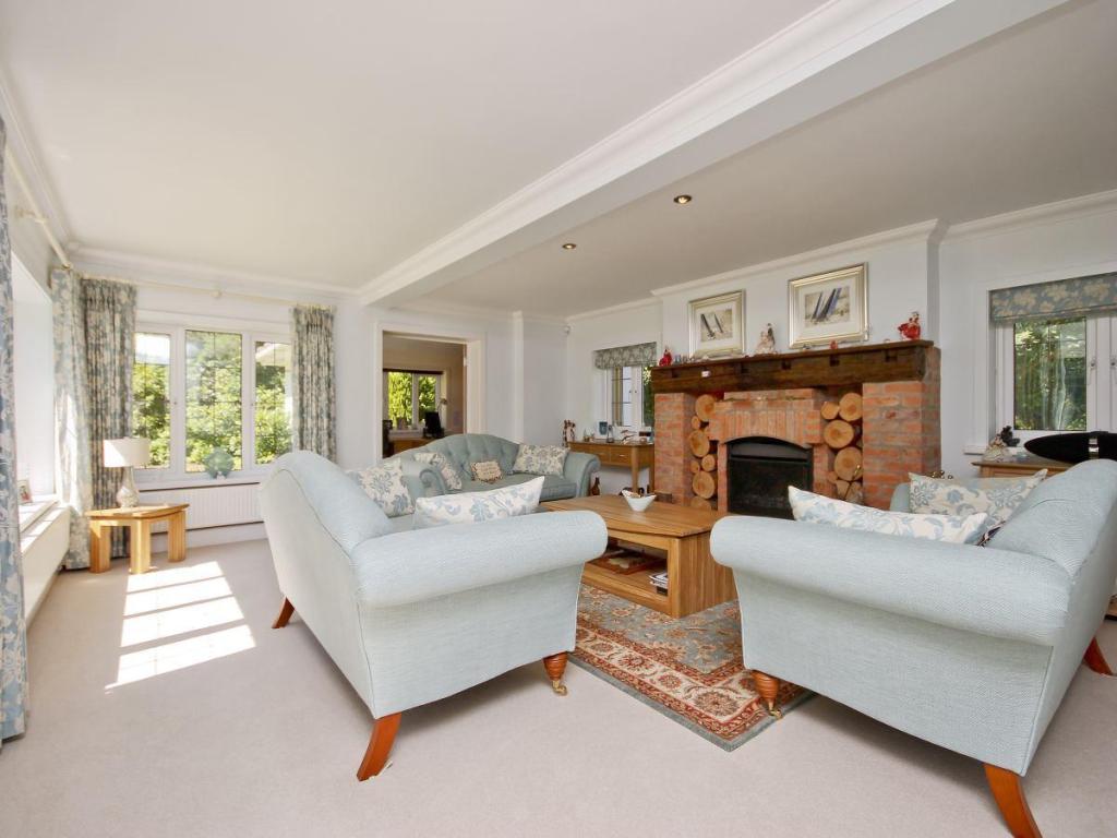 5 bedroom detached house for sale in Sandy Down, Lymington, Hampshire, SO41