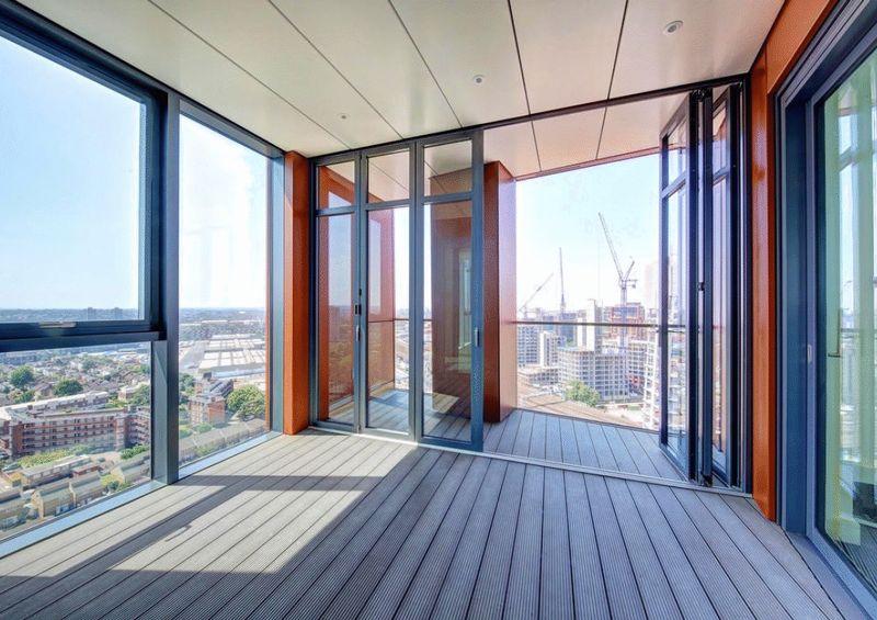 Nine Elms Point,Patio