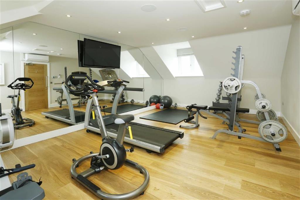 6 bedroom detached house for sale in Caldecott Road, Great Easton, Leicestershire, LE16