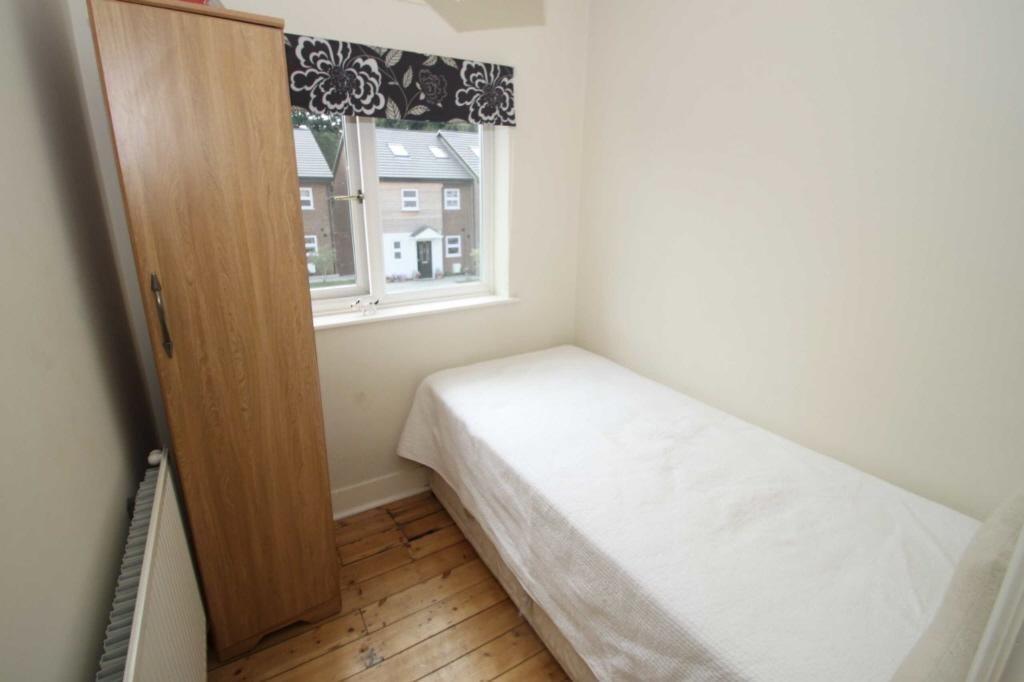 4 bedroom end of terrace house for sale in Ainslie Wood Road, Chingford, E4