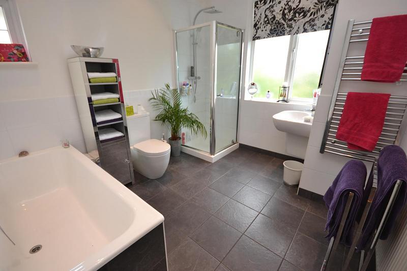 Bathroom Design Ideas, Photos & Inspiration | Rightmove Home Ideas