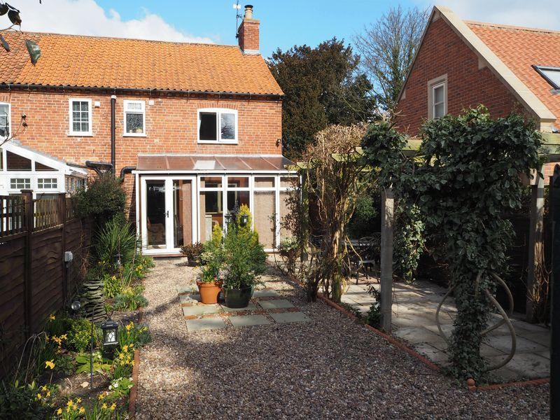 2 bedroom cottage for sale in Church Walk, Brant Broughton, LN5
