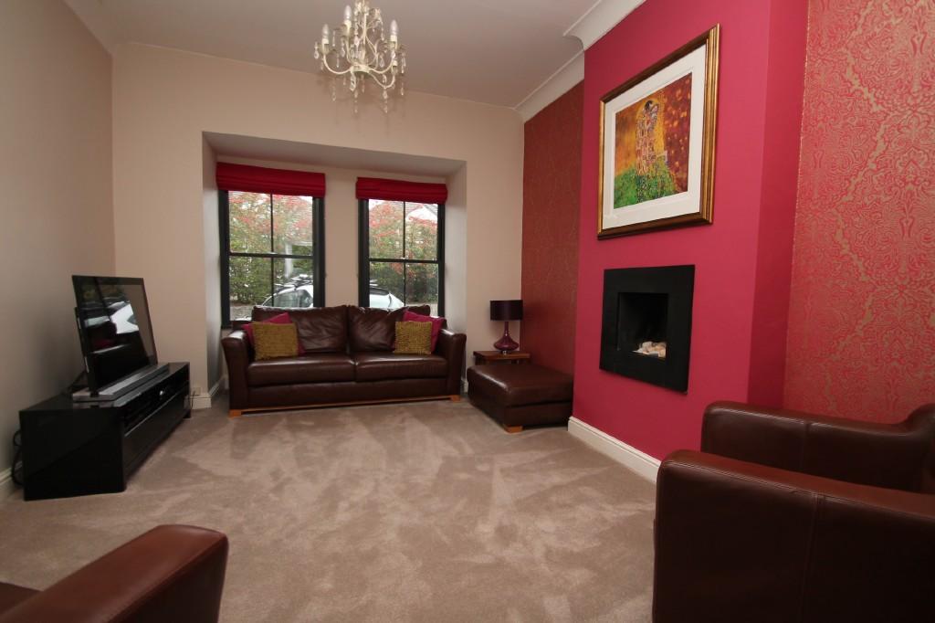 4 bedroom detached house for sale in High Road,Rayleigh, SS6
