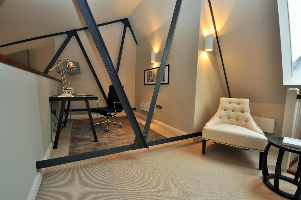 2 bedroom apartment for sale in N0 4, Piccadilly Lofts, Piccadilly