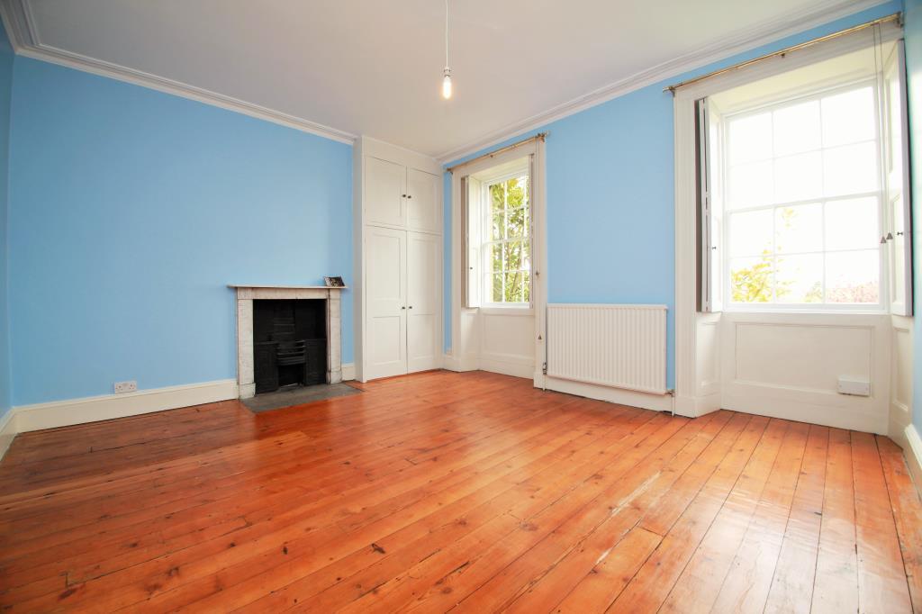 5 bedroom detached house for sale in Englefield Road, Theale, Reading