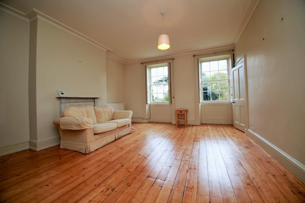 5 bedroom detached house for sale in Englefield Road, Theale, Reading