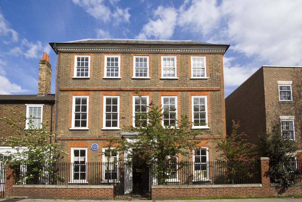 Office to rent in Van Gogh House, Twickenham Road, Isleworth, TW7, TW7