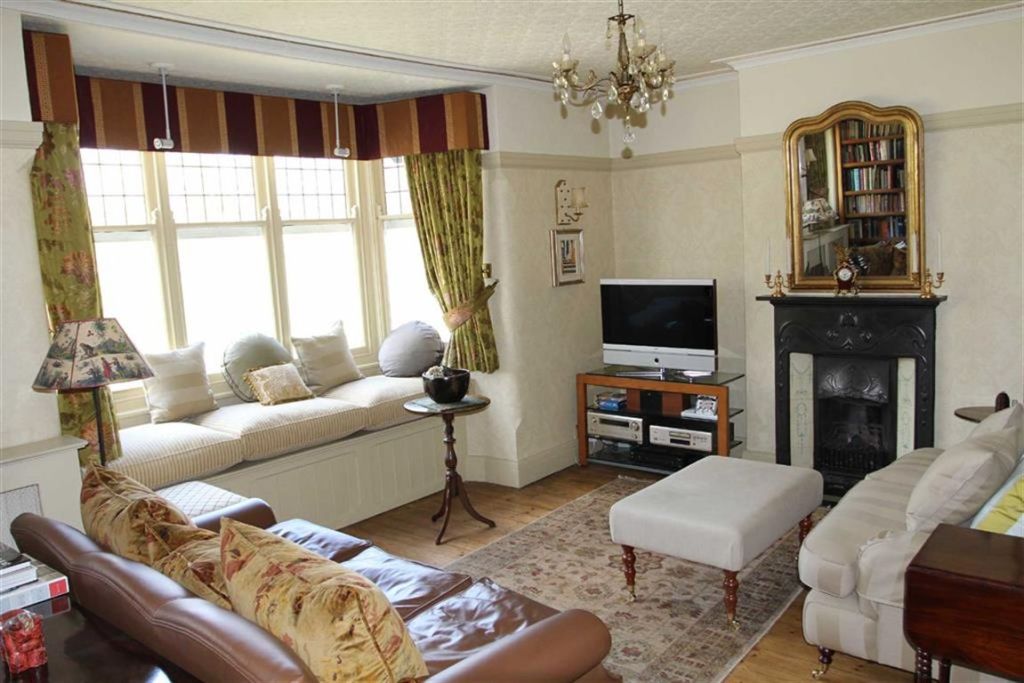 3 bedroom town house for sale in Victoria Park Road, Clarendon Park