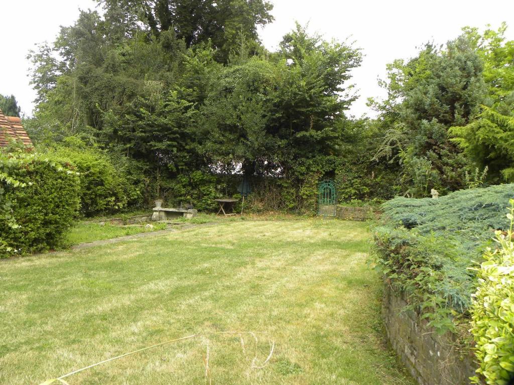 5 bedroom detached house for sale in Spratts Lane, Kensworth, Dunstable