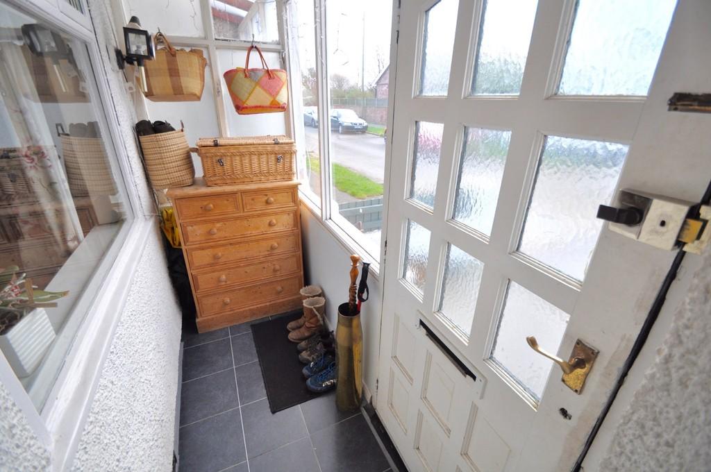 3 bedroom semidetached house for sale in Berwyn Avenue, Hoylake, CH47