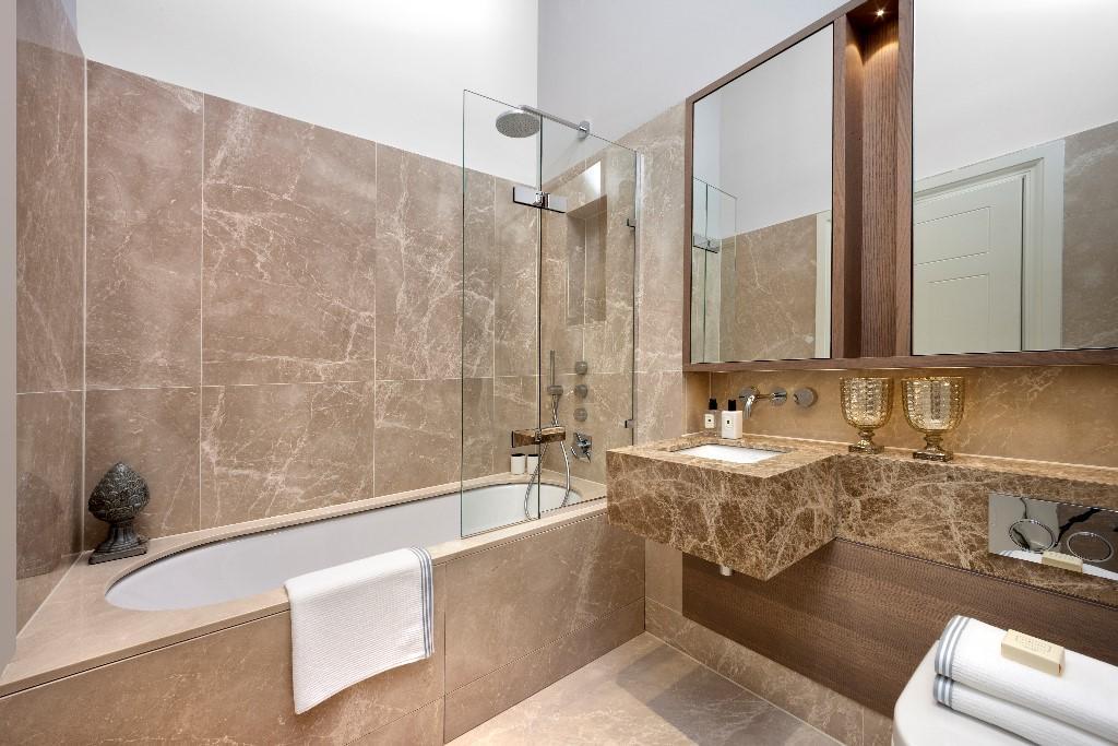 Star and Garter,Bathroom