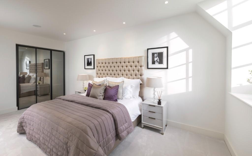 Star and Garter,Master Bedroom