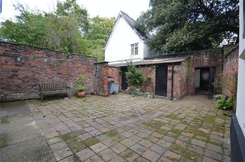 9 bedroom semidetached house for sale in Fulwood Park, Liverpool, L17, L17