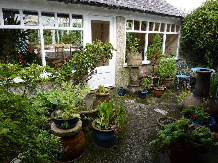 6 bedroom detached house for sale in Field Broughton Place, Field