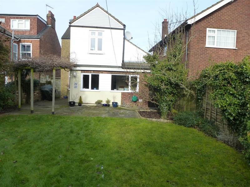3 bedroom detached house for sale in Downs Road, Dunstable, LU5