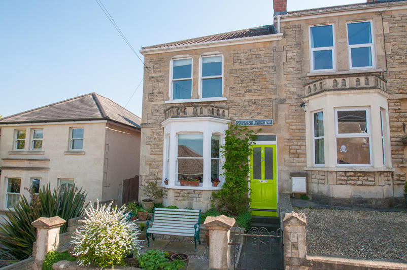 3 bedroom end of terrace house for sale in Solsbury View, Fairfield