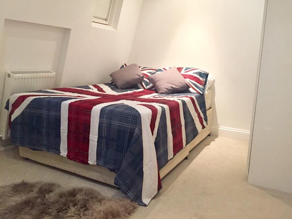 1 bedroom flat share to rent in Southwick Mews, London, W2, W2