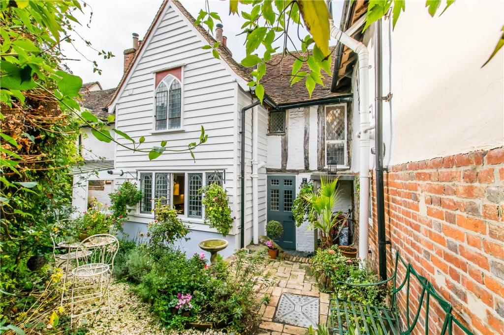 3 bedroom terraced house for sale in King Street, Castle Hedingham, CO9