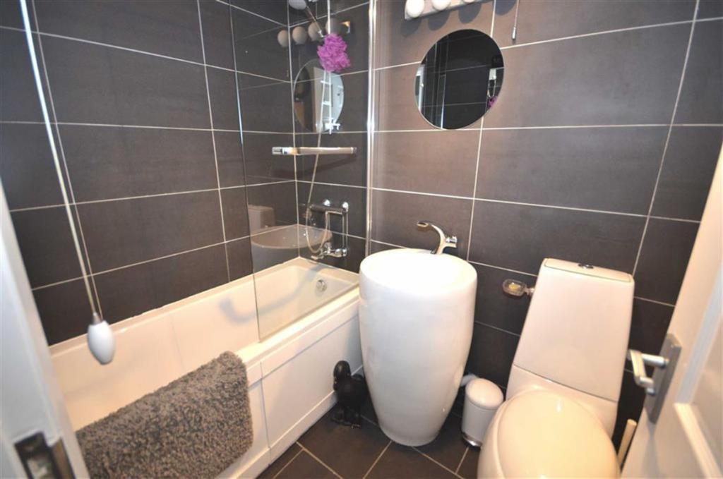 Beautiful Bathrooms Ellesmere Port 2 bedroom apartment for sale in telfords quay, south pier road Beautiful Bathrooms Ellesmere Port 2 bedroom apartment for sale in telfords quay, south pier road