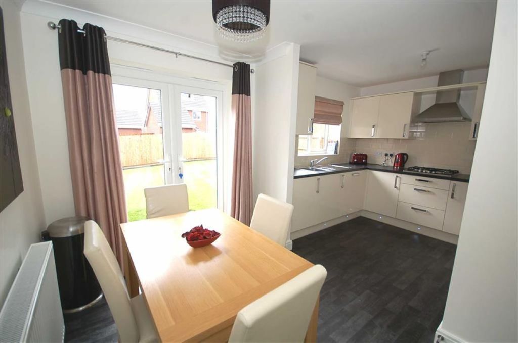 4 bedroom detached house for sale in Broad Birches, Ellesmere Port