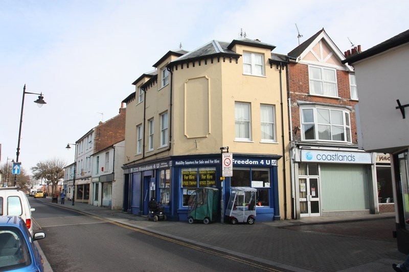 4 bedroom property for sale in High Street, Walton On The Naze, CO14