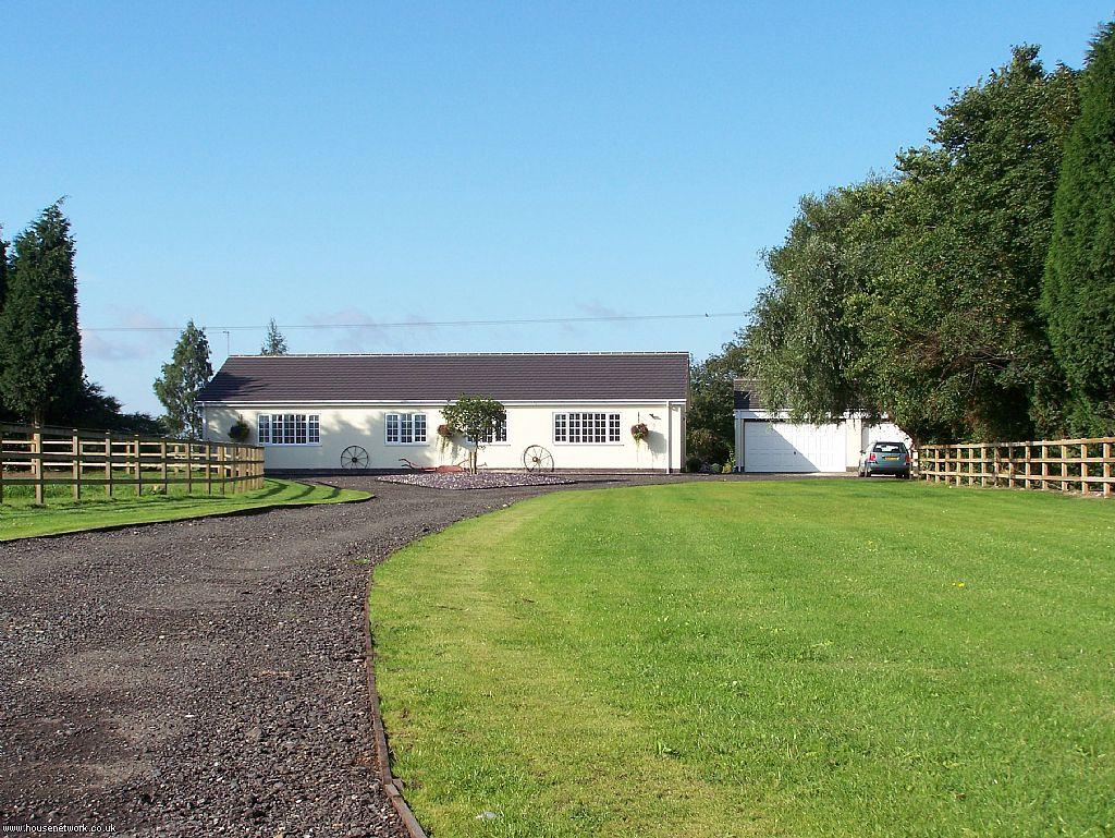 4 bedroom equestrian facility for sale in Fenland Lodge, Fenland Lane, Broomfleet, Brough, East