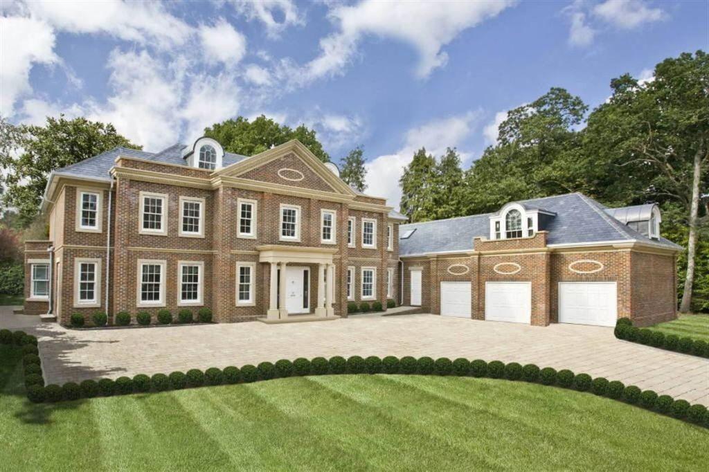 8 bedroom detached house for sale in Wentworth Estate, GU25