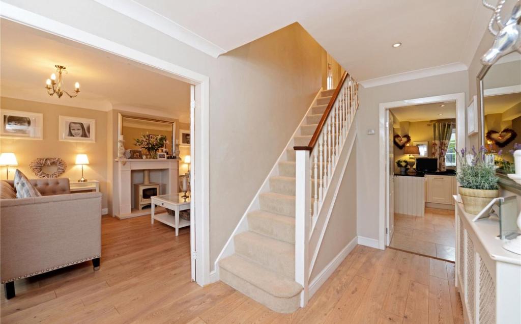 6 bedroom detached house for sale in Regency Court, Mickle Trafford
