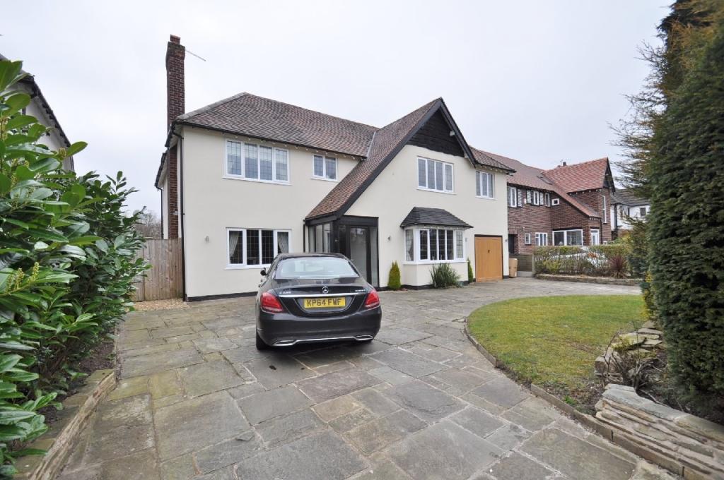 4 bedroom detached house for sale in Elmsway, Bramhall, SK7