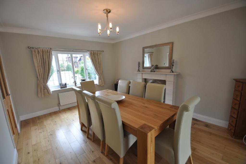 4 bedroom detached house for sale in Elmsway, Bramhall, SK7