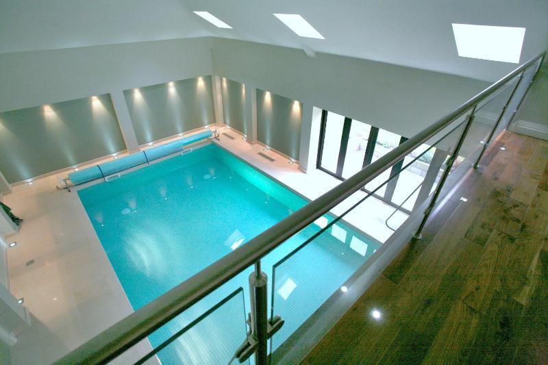 6 bedroom detached house for sale in Macclesfield Road, Prestbury, SK10