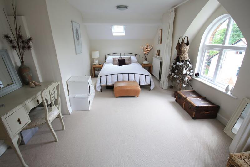 5 bedroom semidetached house for sale in Adlington Road, Wilmslow, SK9