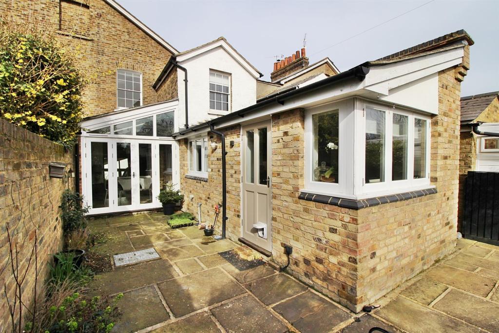 3 bedroom semidetached house for sale in Hill Street, St. Albans, AL3