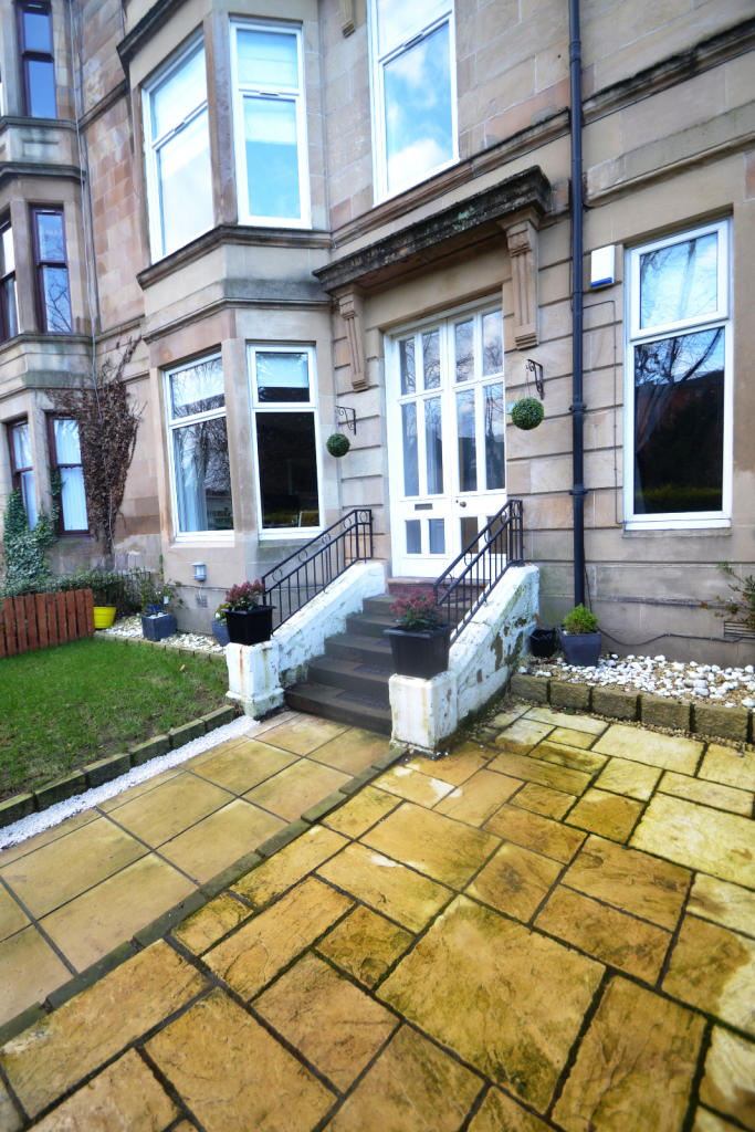 3 bedroom flat for sale in Tantallon Road, Shawlands, Glasgow, G41, G41
