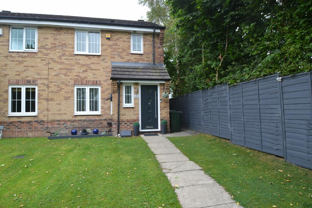 Bedroom Semi Detached House For Sale In West Cote Drive Thackley Bd