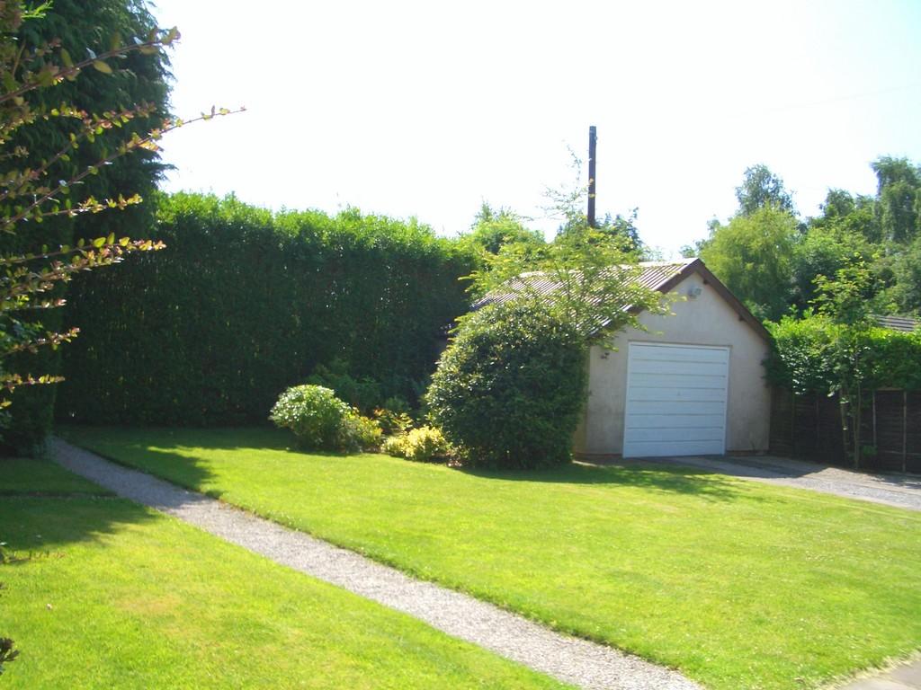 4 bedroom detached house for sale in Mill Lane, Upton, Chester, CH2