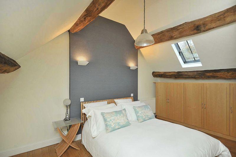 Odd Shape Bedroom Design Ideas, Photos &amp; Inspiration